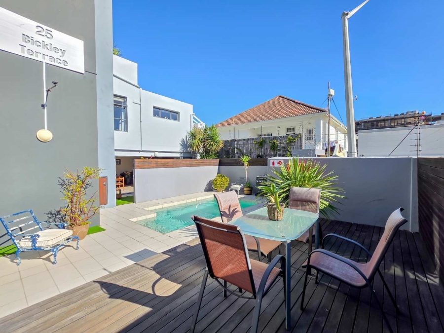 2 Bedroom Property for Sale in Sea Point Western Cape